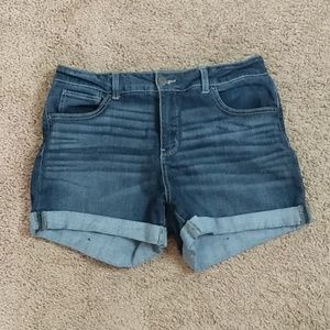 Time And Tru Mid-Rise Shorts